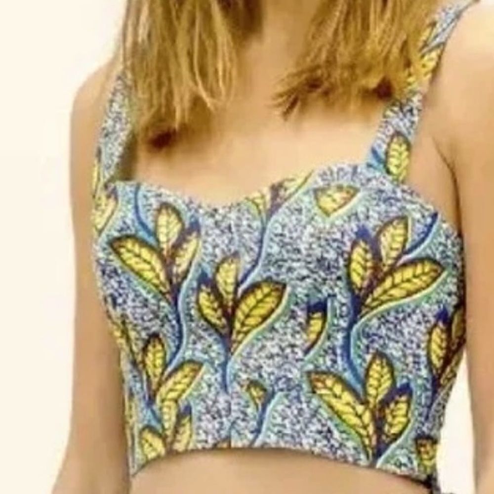 Zara tribal print crop top size XS